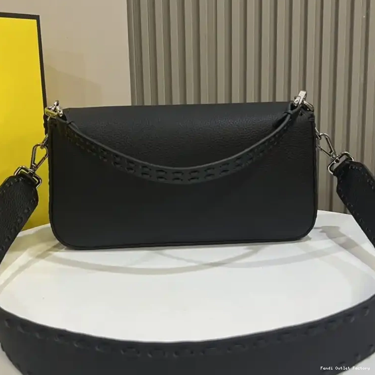 Affordable HOT In Baguette Cuoio Fendi Leather Black Bag Medium Romano Selleria 0505